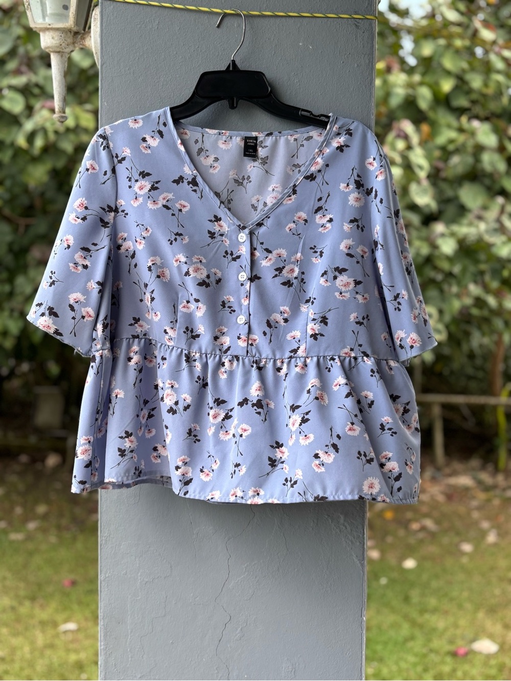 SHEIN Light Blue Floral V-Neck Peplum Blouse
